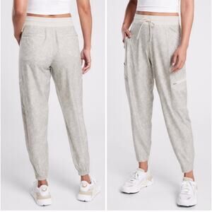 Athleta High Rise Joggers Lightweight Gray Ivory Abstract Print "Venture" Pant 4